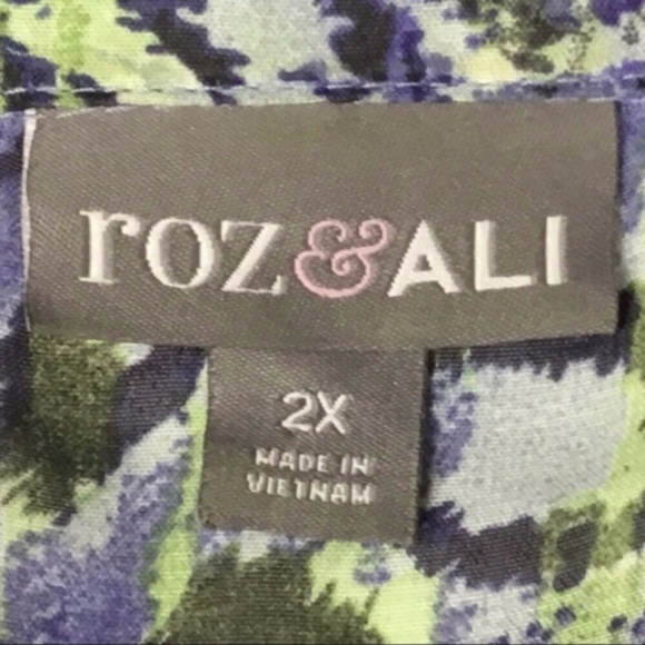 Hi-Lo Abstract Animal Print Blouse Top Roz & Ali - Picture 4 of 7